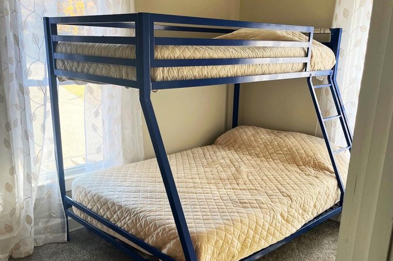 Bedroom with One Full-size Bed Image