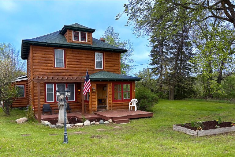 Front of AuSable River Charm House Image